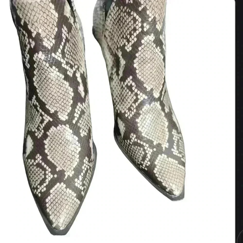 Vince Camuto NWOT Bibestie Snake Print Leather Booties Size 8.5 M/39 - Picture 7 of 15